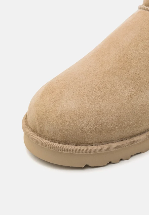 UGG Classic Ultra Mini - Image 9